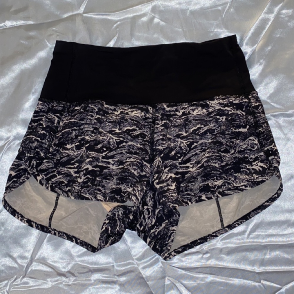 Lululemon speed up high waisted short shorts